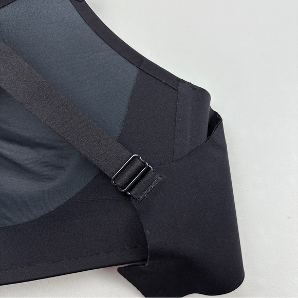 Lululemon Hold True Bra, Black - Picture 15 of 16